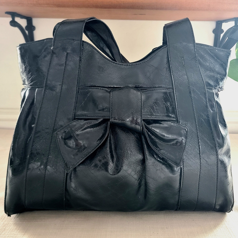Black Bow-Accent Tote Bag - Women's Shoulder Tote